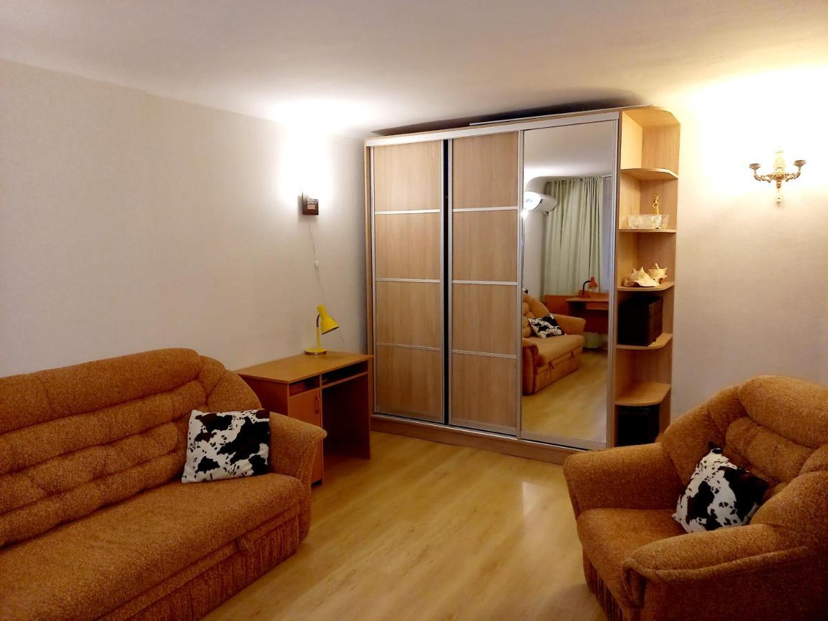 Квартира На Набережной Almaty Ngoại thất bức ảnh